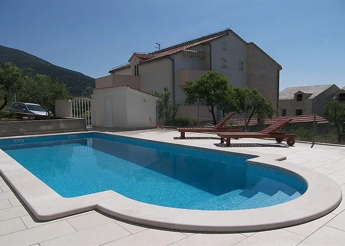 아파트 Bolotel Family & 볼