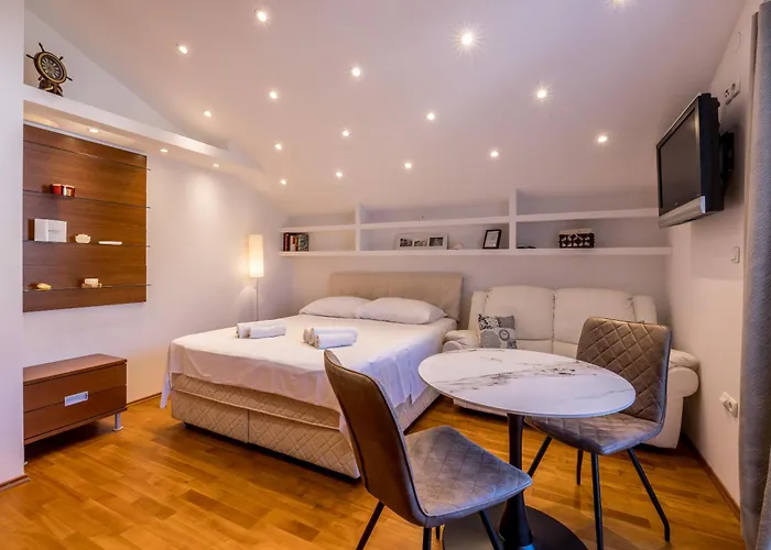 아파트 Bolotel Family & *