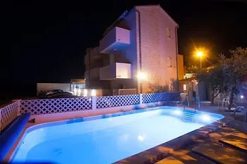 Bolotel Family & * 볼