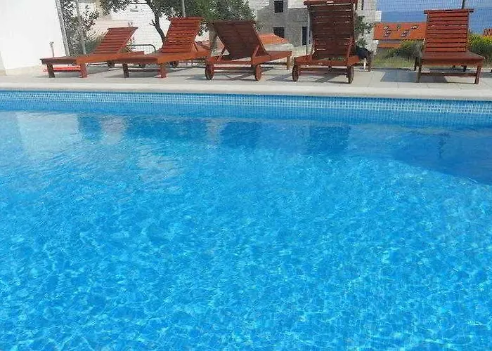 Bolotel Family & 아파트 볼