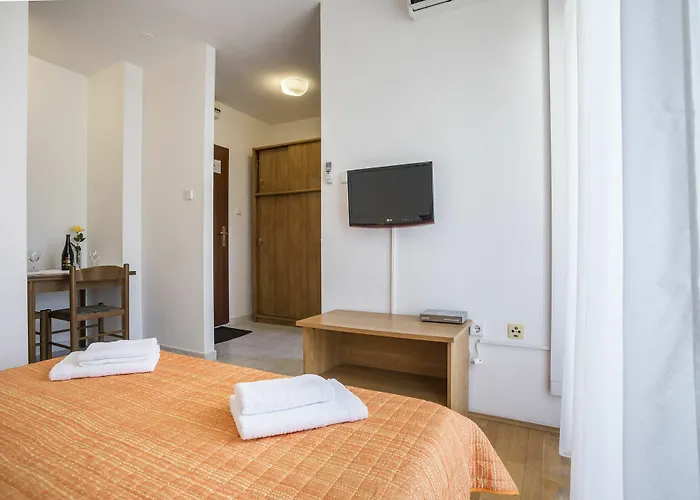 Bolotel Family & 아파트 볼