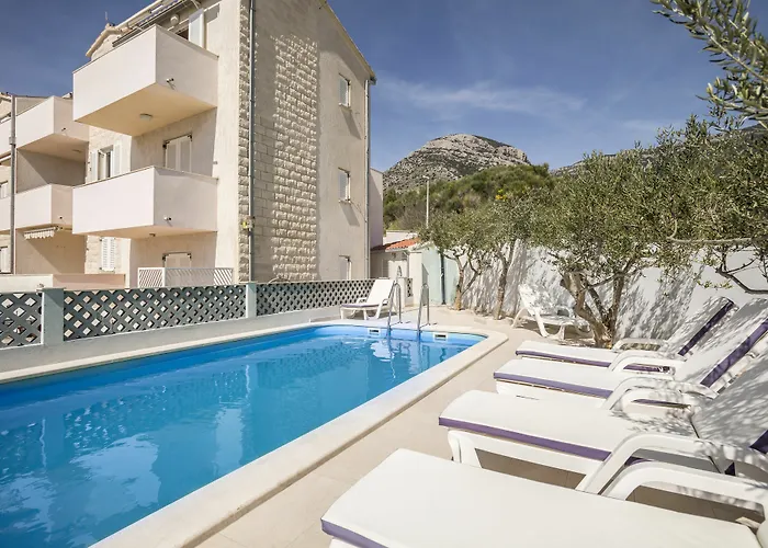 아파트 Bolotel Family & *