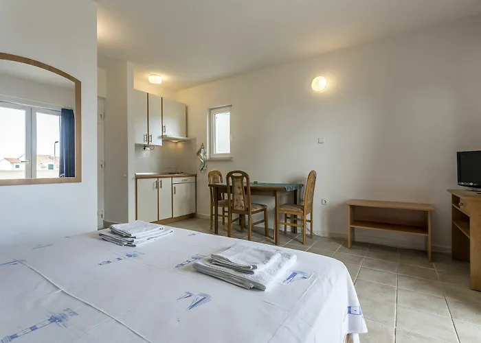 Bolotel Family & 아파트 볼