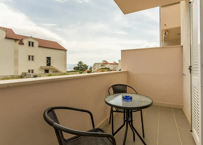 아파트 Bolotel Family & *